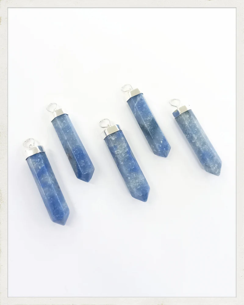 Colgante punta de cuarzo azul y plata (EXCLUSIVO ONLINE)