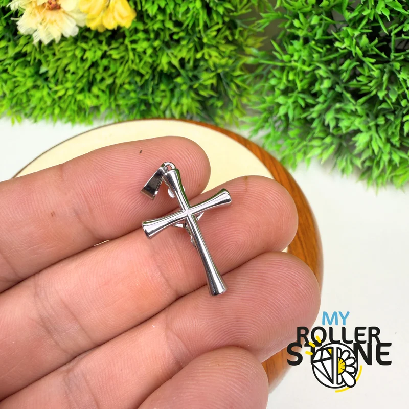 Colgante con la Cruz de Jesús Crucificado – Acero inoxidable 304