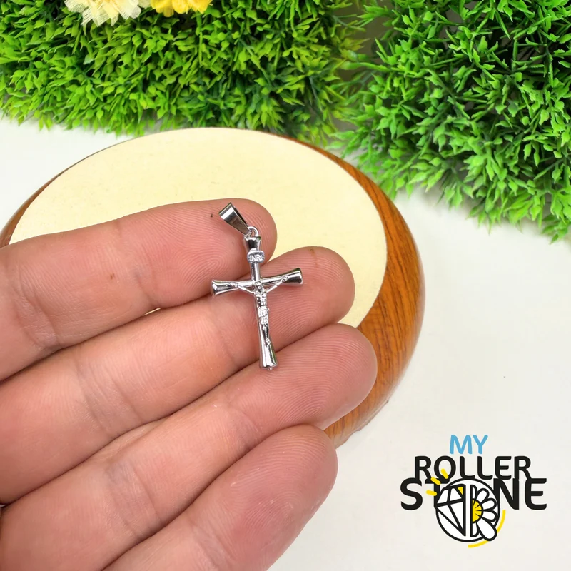 Colgante con la Cruz de Jesús Crucificado – Acero inoxidable 304