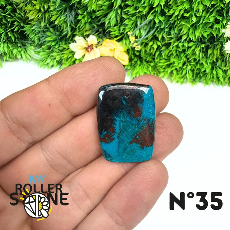 Colgante perforado de shattuckita con cuprita