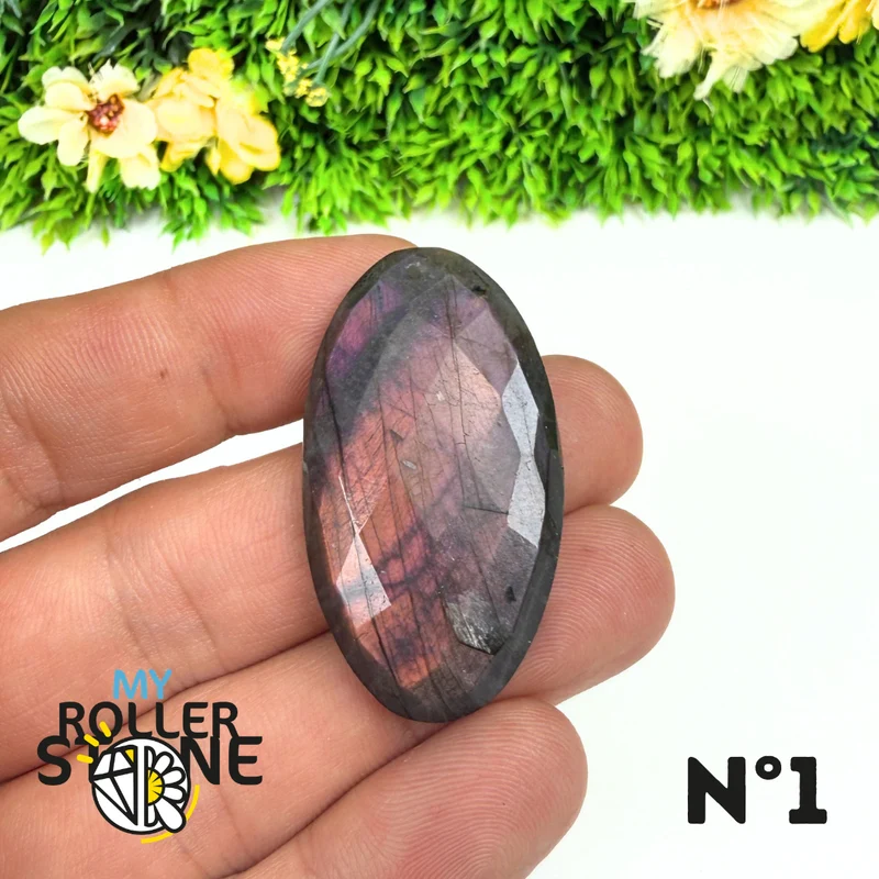 Colgante perforado de espectrolita púrpura facetada