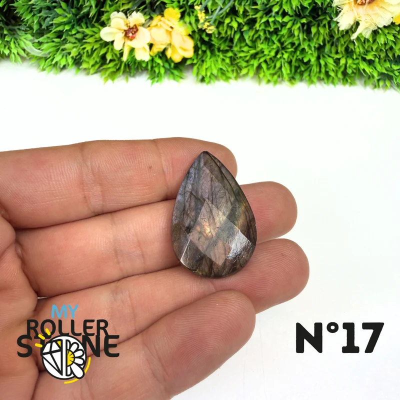 Colgante perforado de espectrolita púrpura facetada