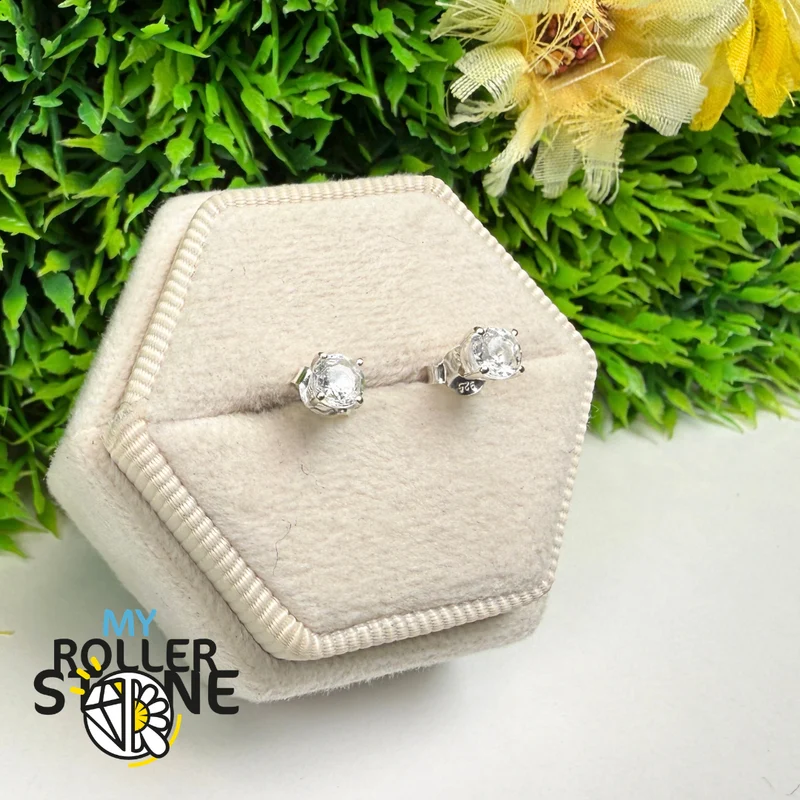 Pendientes de botón con petalita facetada en plata de ley 925 – SBC104-PTF