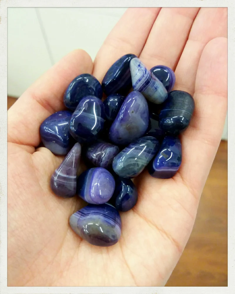 Rodado de ágata morada (color de tinción)