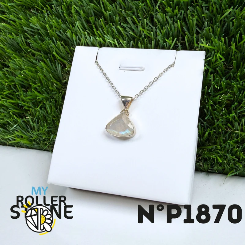 Colgante de piedra lunar en plata P1870