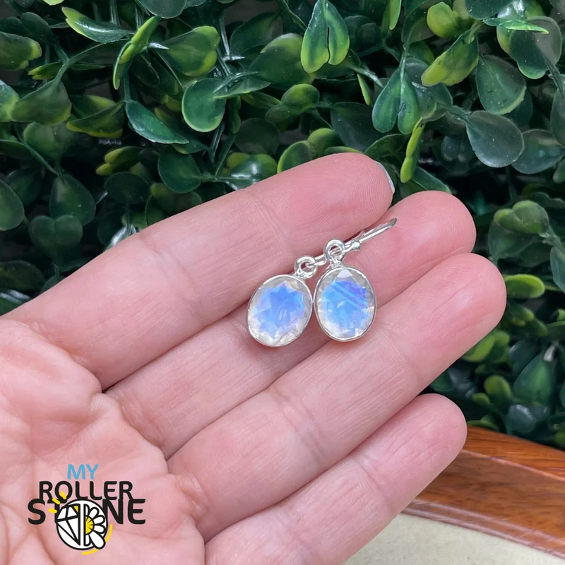 Pendientes de piedra lunar ovalada facetada
