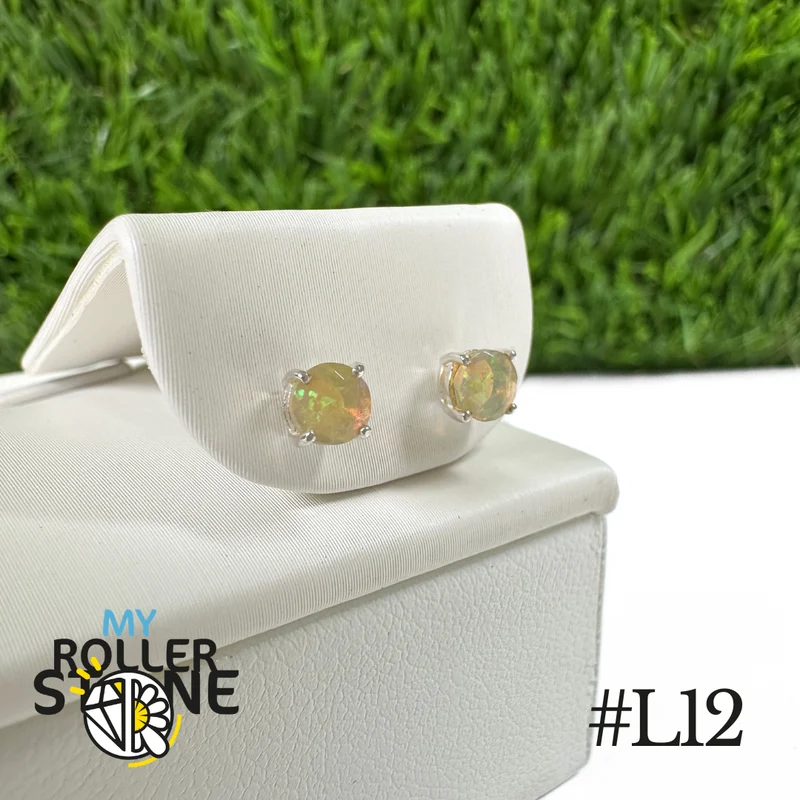 Pendientes redondos de ópalo etíope de 4 x 4 mm en plata de ley 925 #L12
