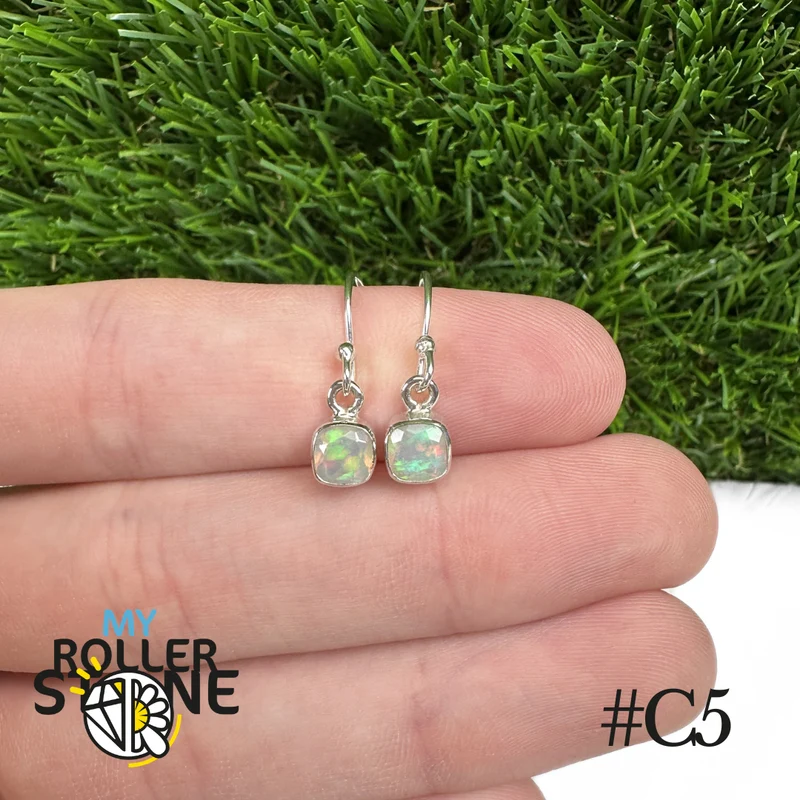 Pendientes cuadrados de ópalo etíope de 6 x 6 mm en plata de ley 925 #C5