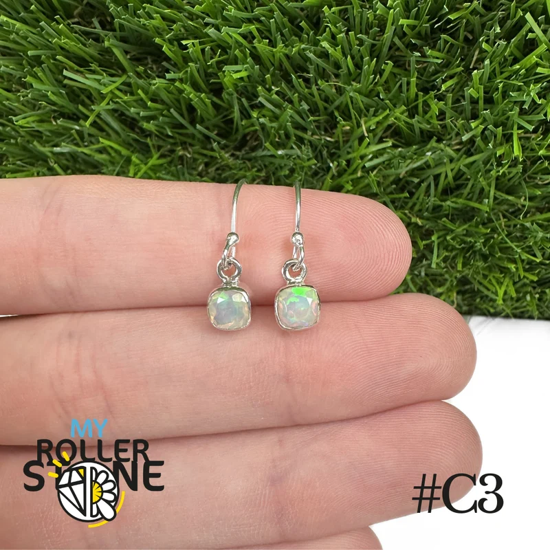 Pendientes cuadrados de ópalo etíope de 6 x 6 mm en plata de ley 925 #C3
