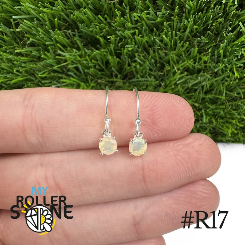 Pendientes redondos de ópalo etíope de 5 x 5 mm en plata de ley 925 #R17