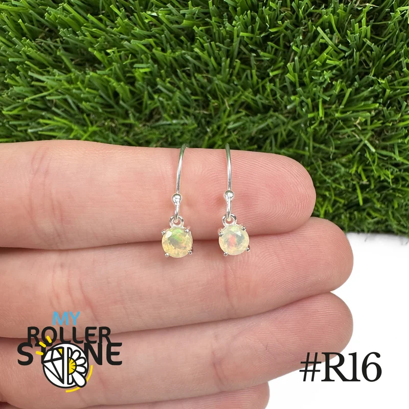 Pendientes redondos de ópalo etíope de 5 x 5 mm en plata de ley 925 #R16