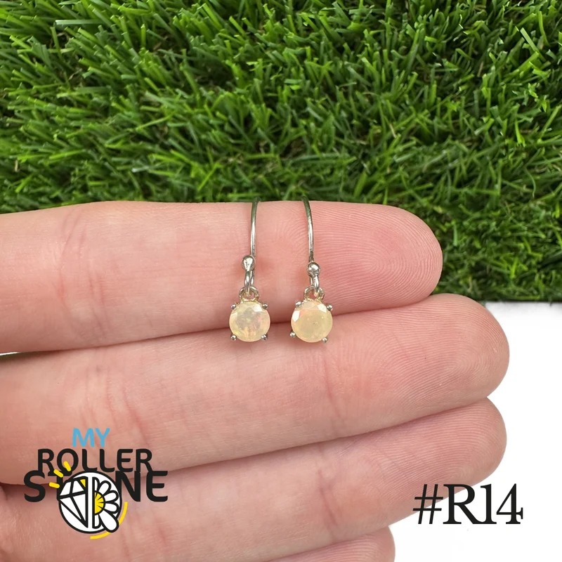 Pendientes redondos de ópalo etíope de 5 x 5 mm en plata de ley 925 #R14