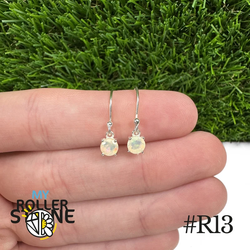 Pendientes redondos de ópalo etíope de 5 x 5 mm en plata de ley 925 #R13
