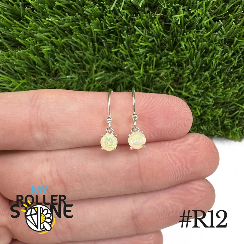 Pendientes redondos de ópalo etíope de 5 x 5 mm en plata de ley 925 #R12