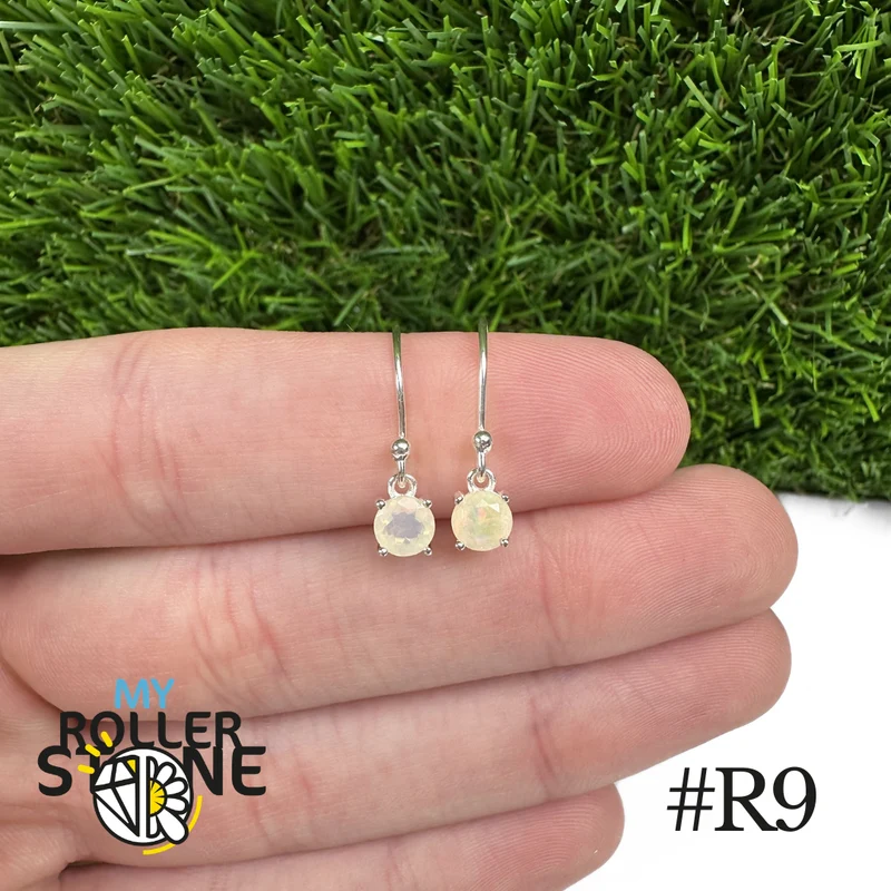 Pendientes redondos de ópalo etíope de 5 x 5 mm en plata de ley 925 #R9