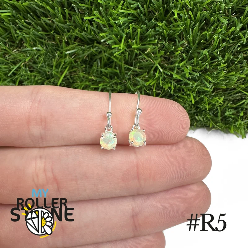 Pendientes redondos de ópalo etíope de 5 x 5 mm en plata de ley 925 #R5