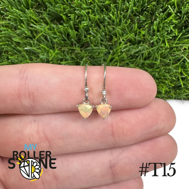 Pendientes de ópalo trillón etíope de 5 x 5 mm en plata de ley 925 #T15