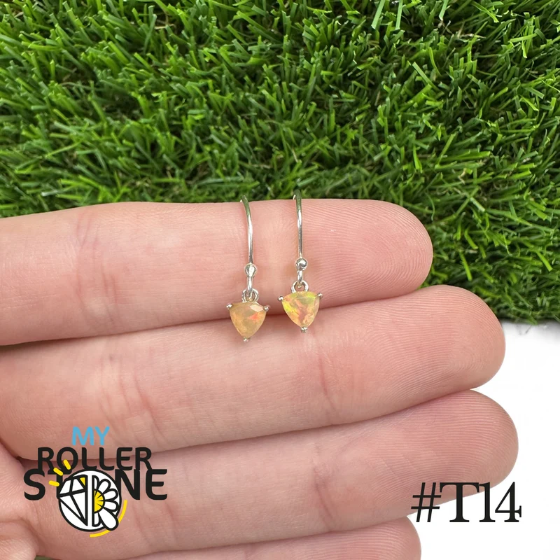 Pendientes de ópalo trillón etíope de 5 x 5 mm en plata de ley 925 #T14