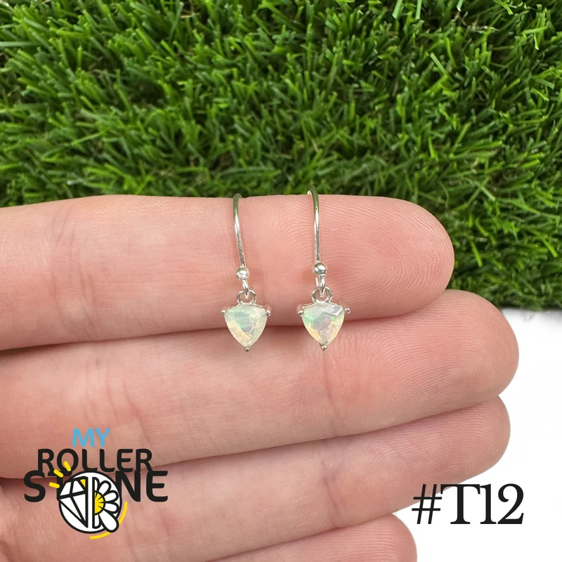 Pendientes de ópalo trillón etíope de 5 x 5 mm en plata de ley 925 #T12