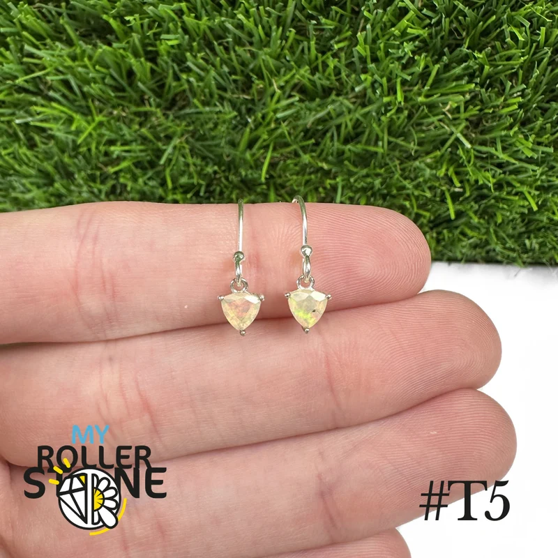 Pendientes de ópalo trillón etíope de 5 x 5 mm en plata de ley 925 #T5