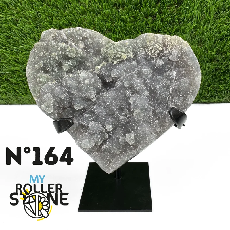 Geoda de corazón de amatista sobre soporte de metal n.° 164