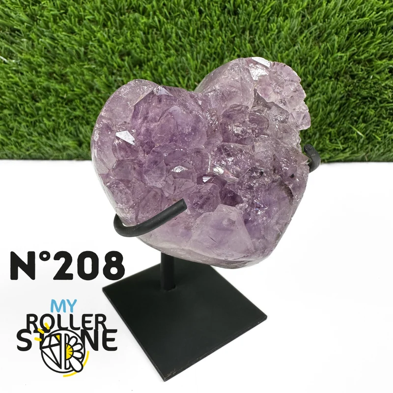 Geoda de corazón de amatista sobre soporte de metal n.° 208