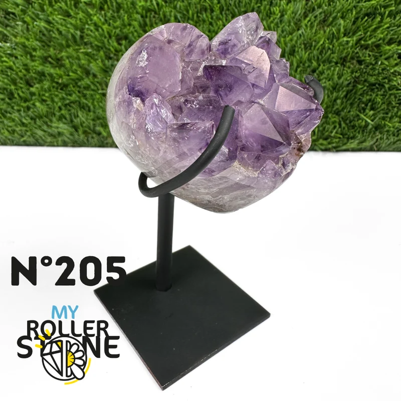 Geoda de corazón de amatista sobre soporte de metal n.° 205