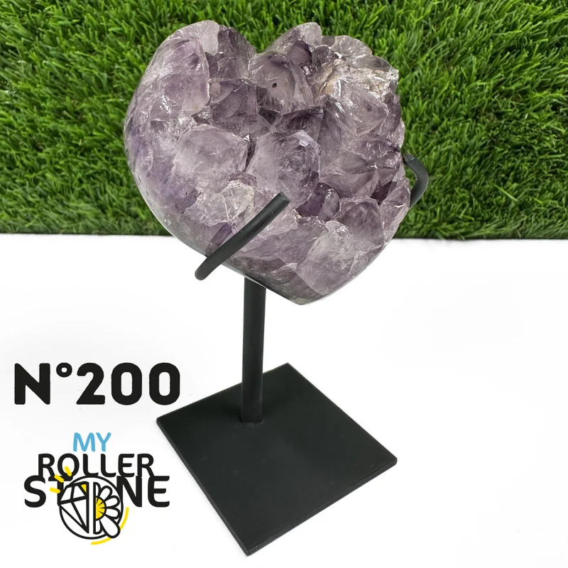 Geoda de corazón de amatista sobre soporte de metal n.° 200