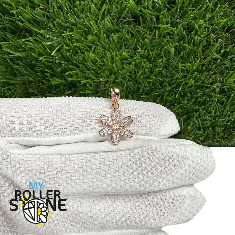 Juego de colgante de flor de latón con micropavé de circonitas cúbicas (3 colores)