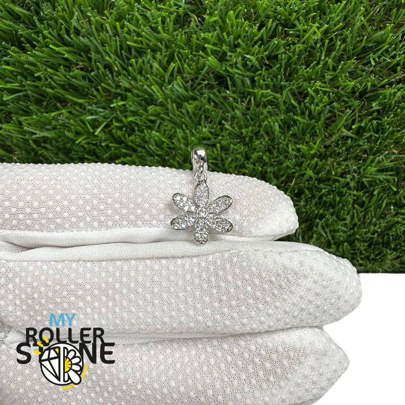 Juego de colgante de flor de latón con micropavé de circonitas cúbicas (3 colores)