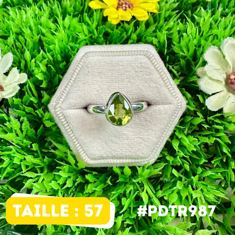 Anillo de peridoto facetado en plata de ley 925 #PDTR987