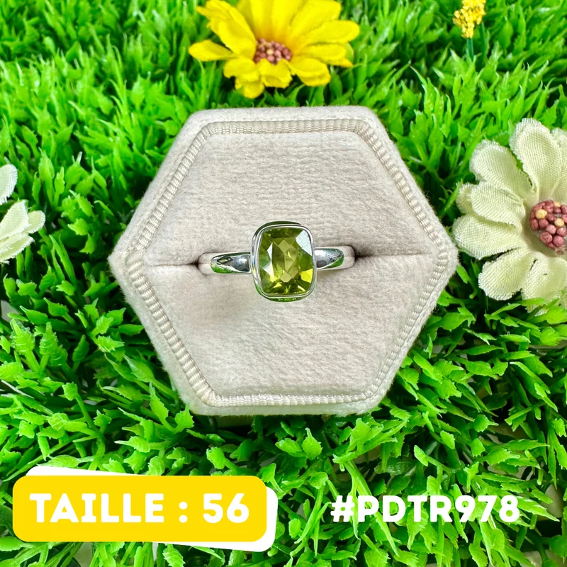 Anillo de peridoto facetado en plata de ley 925 #PDTR978