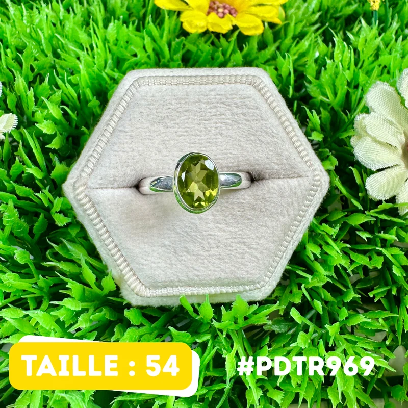 Anillo de peridoto facetado en plata de ley 925 #PDTR969