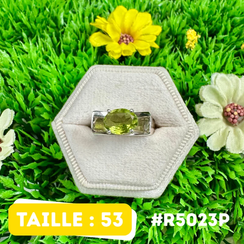 Anillo de peridoto facetado en plata de ley 925 n.° R5023P
