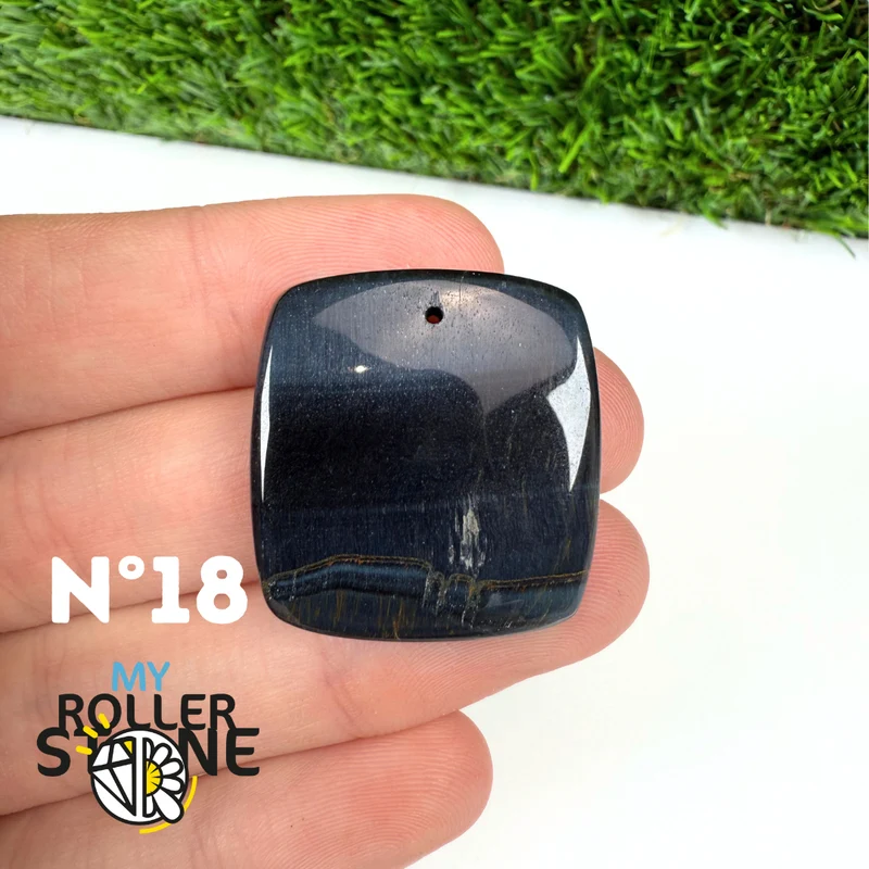 Colgante de ojo de halcón perforado 5A