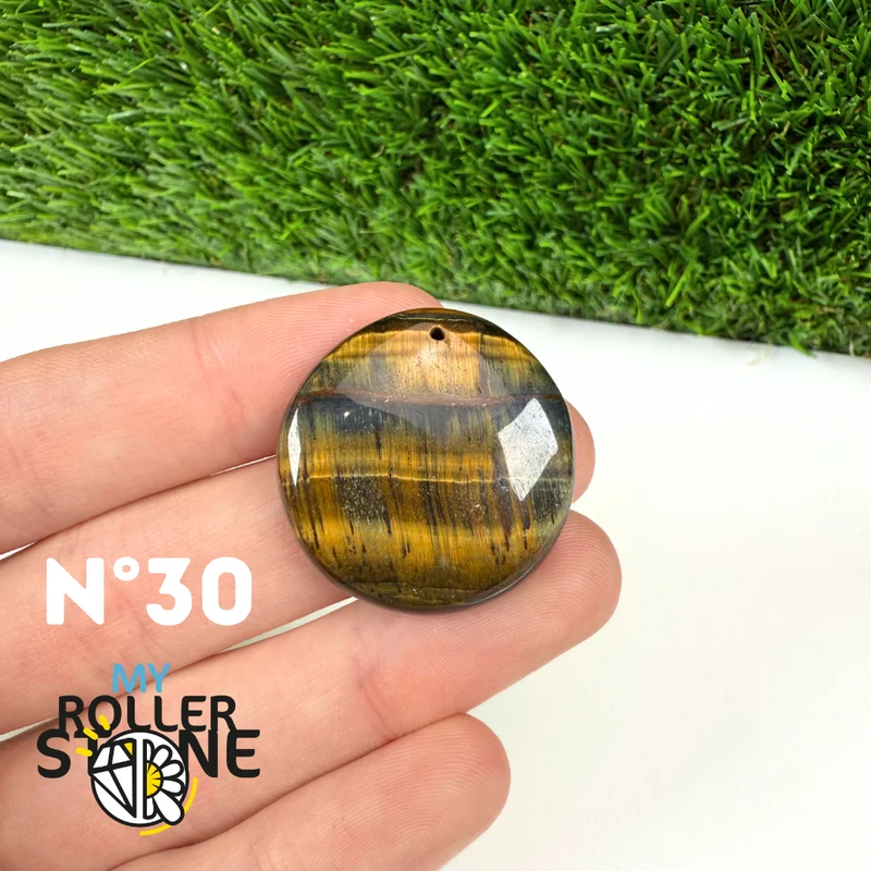 Colgante de ojo de halcón perforado 5A