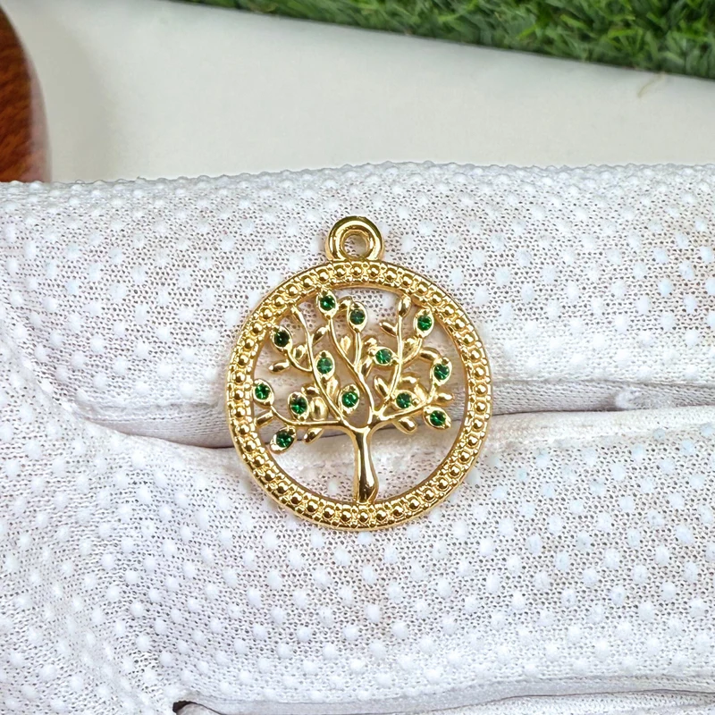 Colgante del árbol de la vida en oro y diamantes de imitación