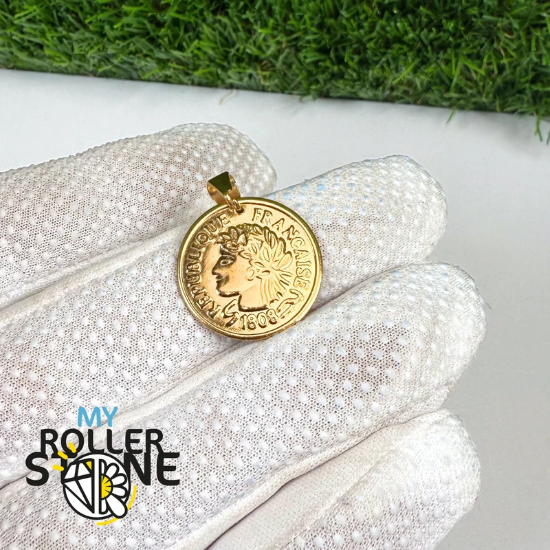 Colgante de moneda francesa de acero inoxidable bañado en oro