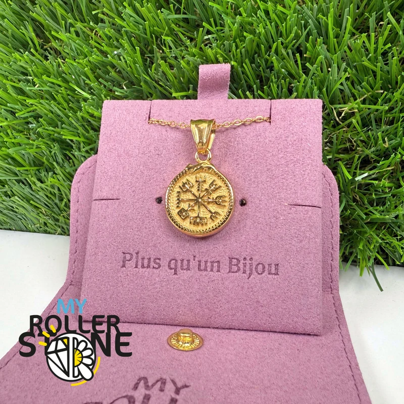 Colgante de runa de acero inoxidable bañado en oro