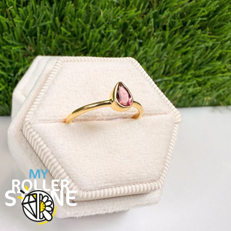 Anillo de plata bañado en oro de 18 quilates con turmalina rosa facetada (R819G)