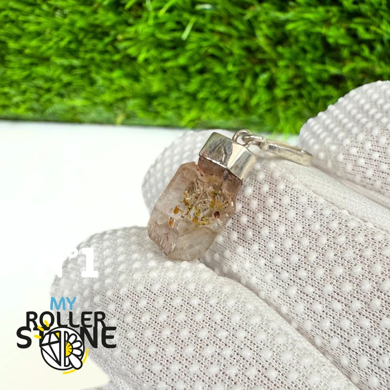 Colgante de cuarzo petróleo y plata