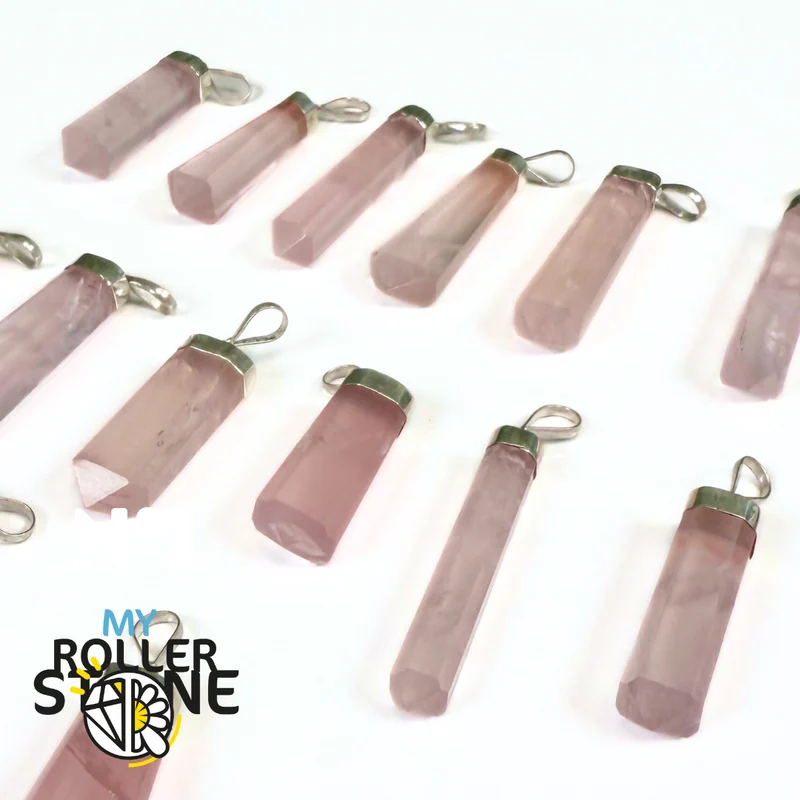 Colgante de cuarzo rosa y plata