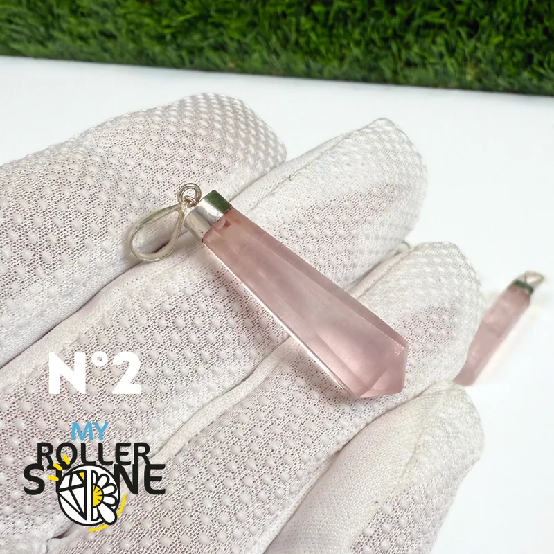 Colgante de cuarzo rosa y plata
