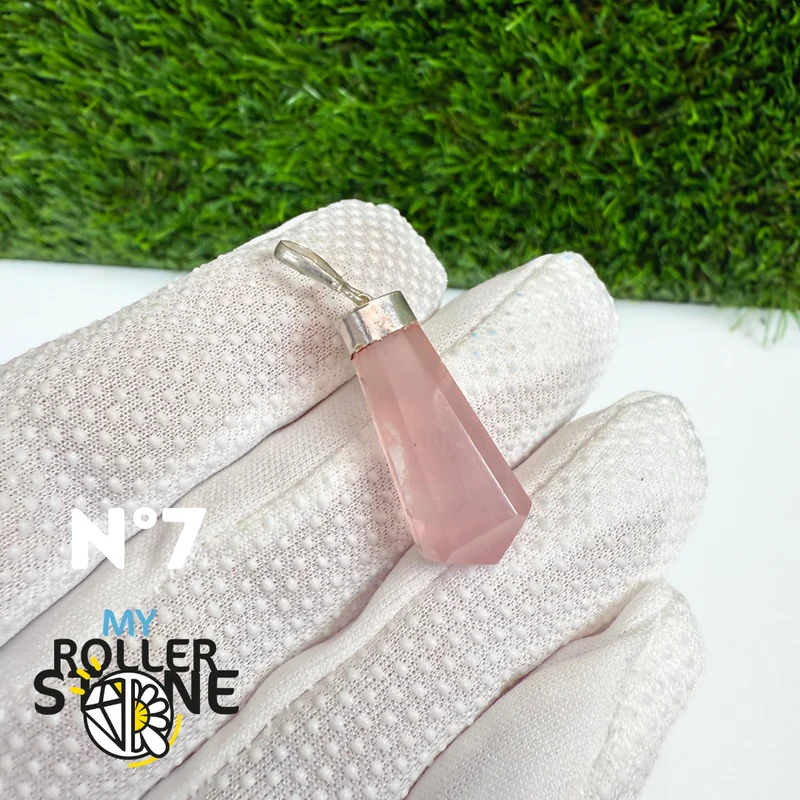 Colgante de cuarzo rosa y plata