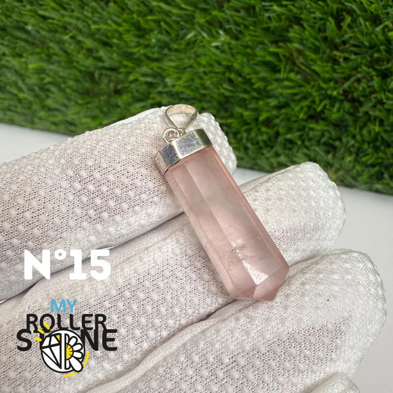 Colgante de cuarzo rosa y plata