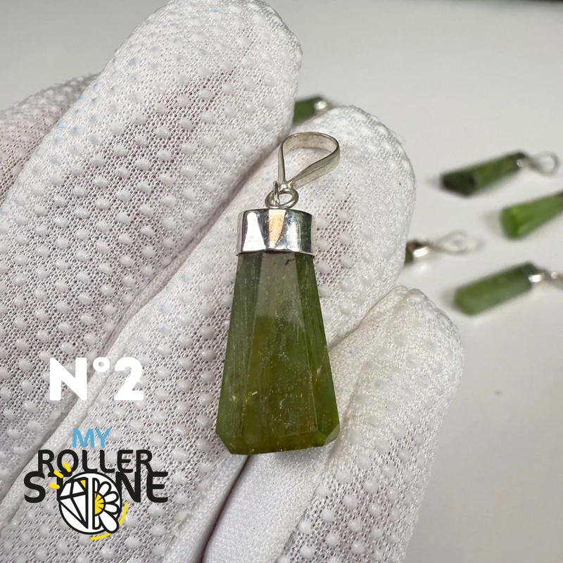 Colgante de peridoto y plata