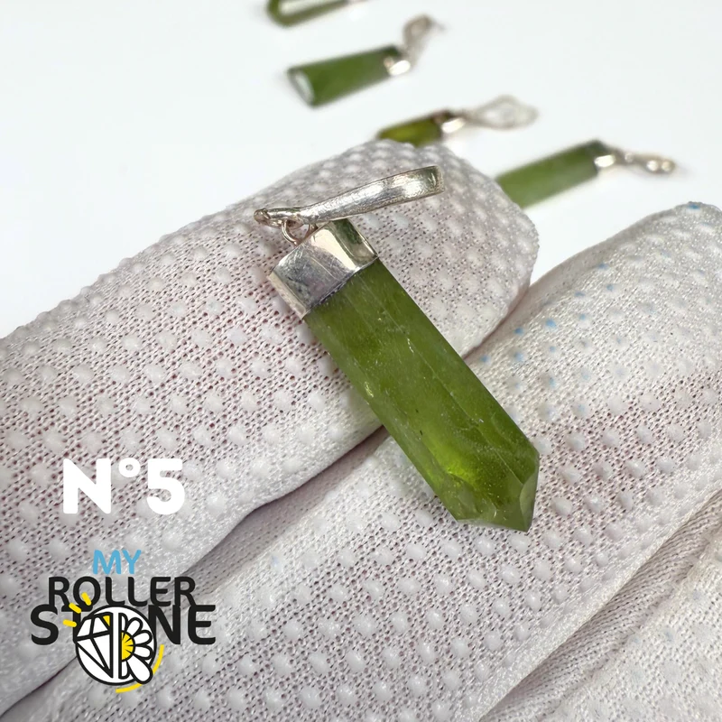 Colgante de peridoto y plata