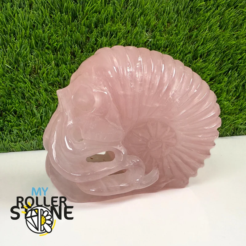 Escultura de calavera y pulpo de cuarzo rosa