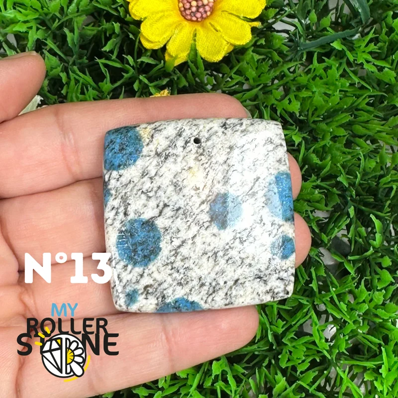 Colgante perforado K2