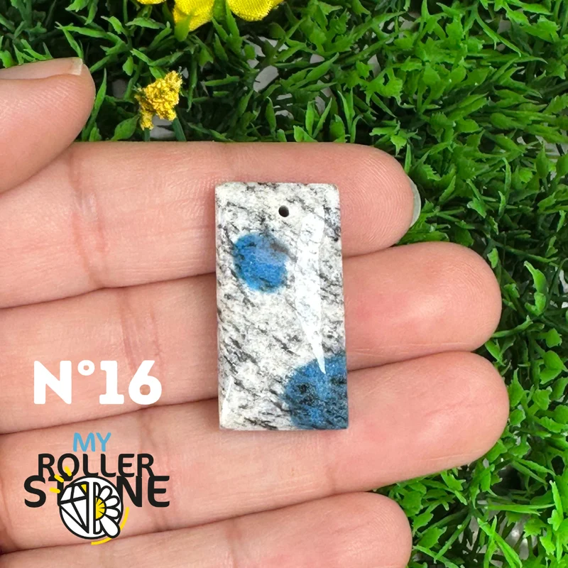 Colgante perforado K2